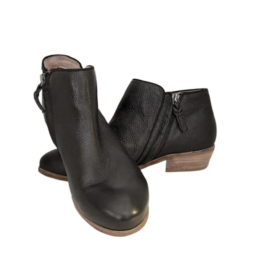 SoftWalk Black Tumbled / Pebbled Leather Booties with Arch Support Size 9 - EUC
